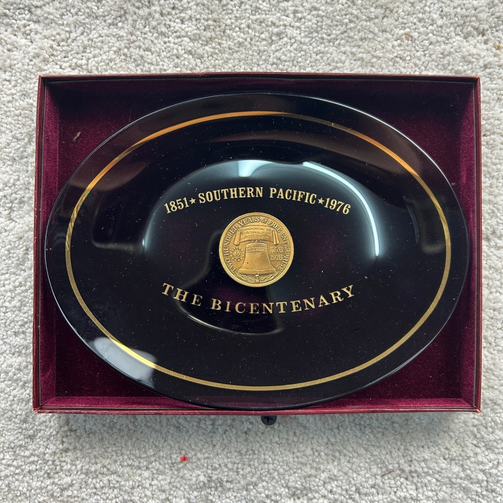 VTG 1976 Southern Pacific Railroad Bicentennial Smoked Glass Liberty Bell Dish